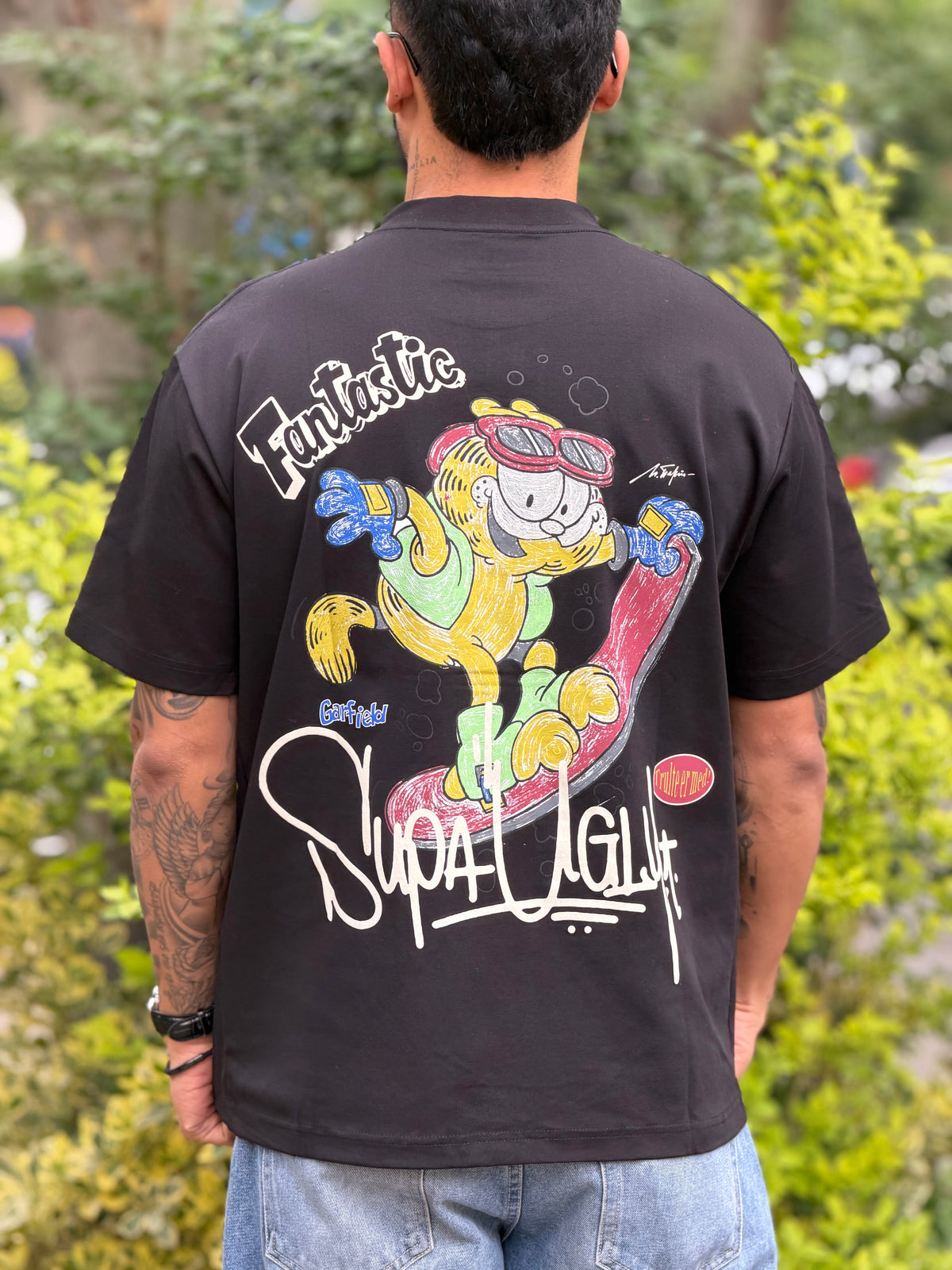Polera Oversize Garfield - Negra