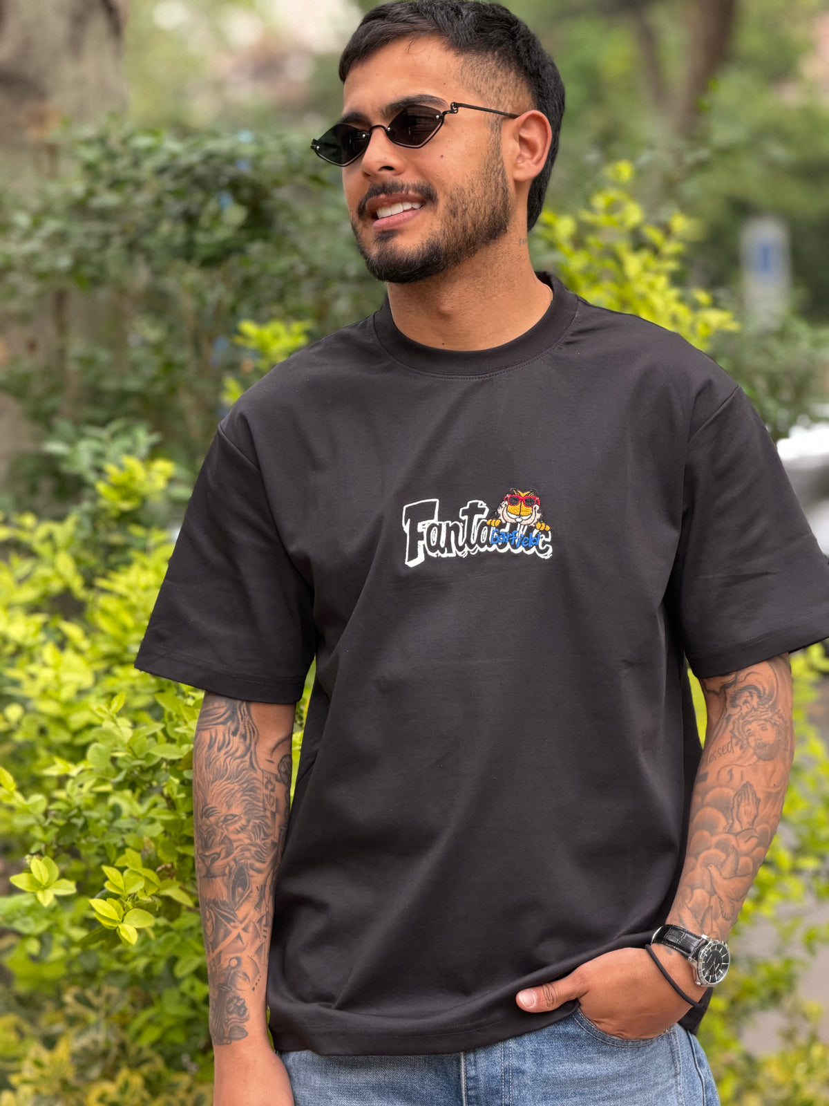 Polera Oversize Garfield - Negra
