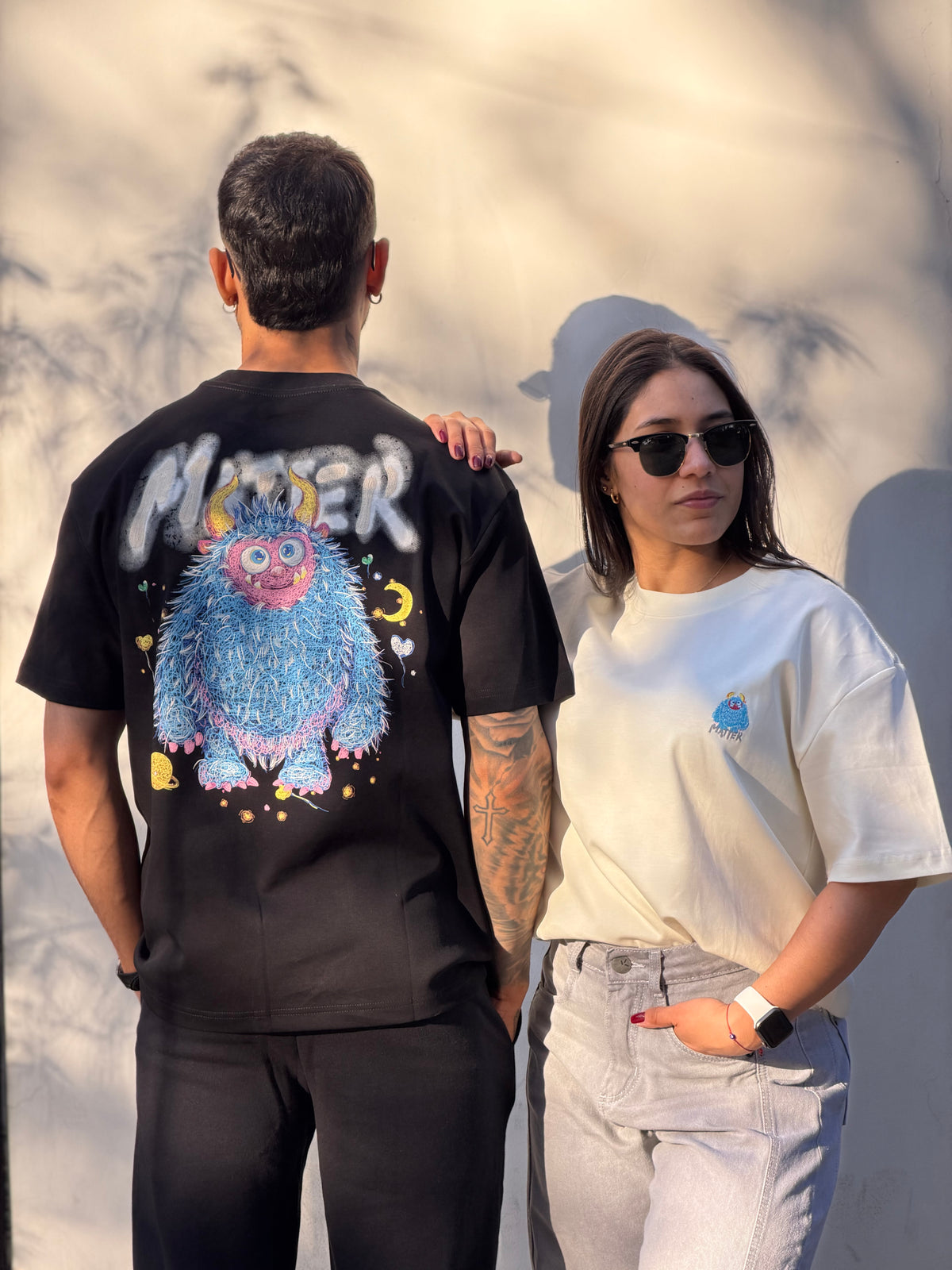 Polera Negra Oversize - "Monster Blue"