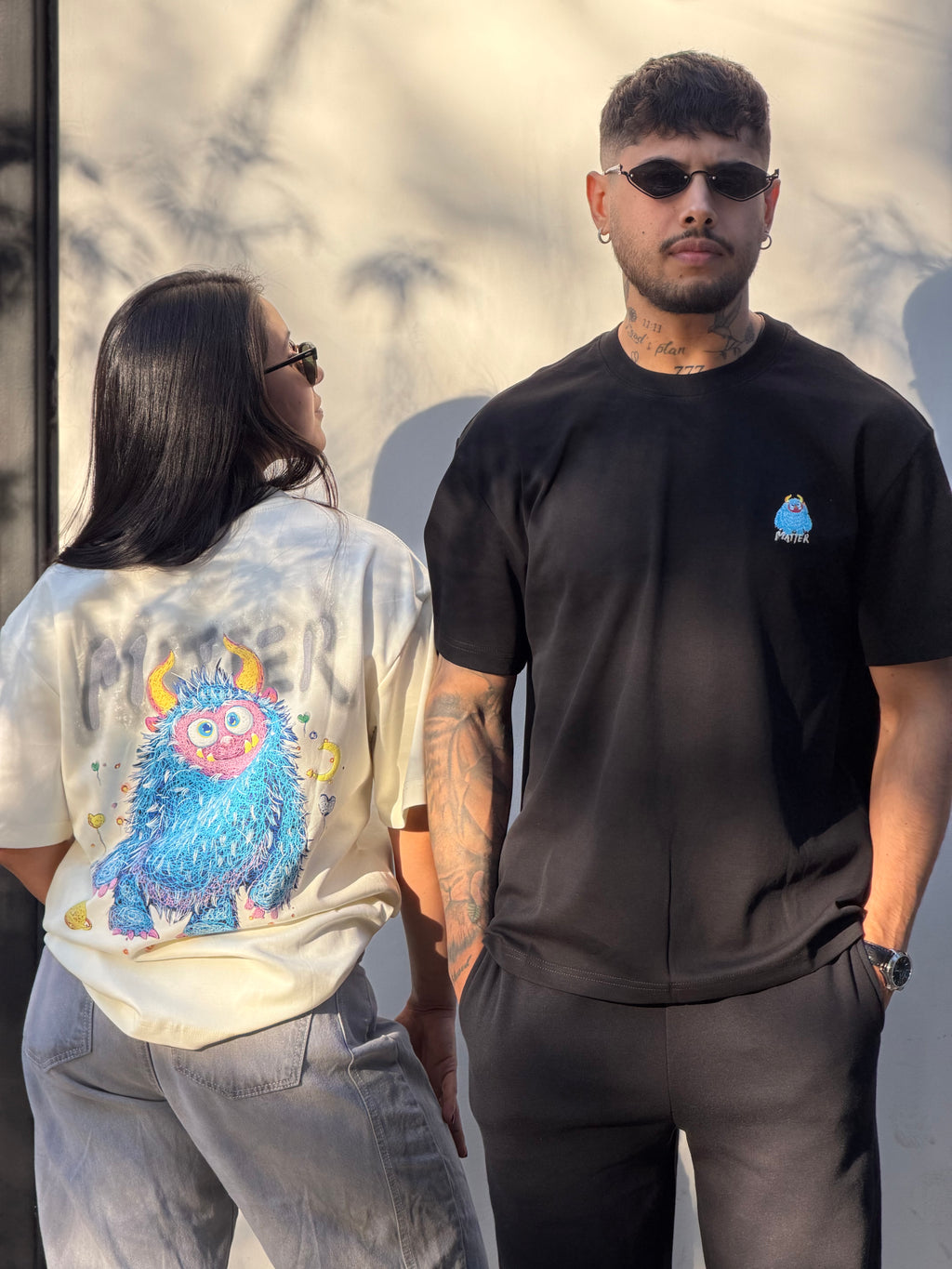 Polera Beige Oversize - "Monster Blue"