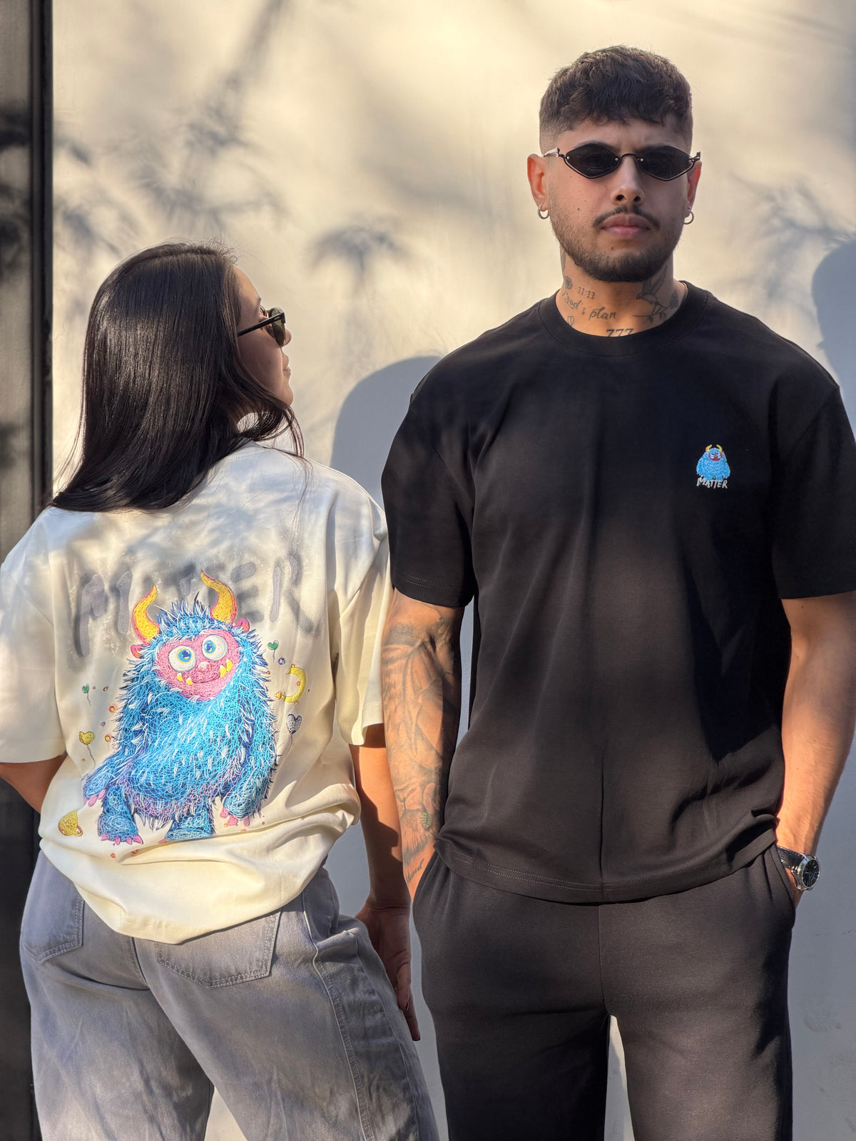 Polera Beige Oversize - "Monster Blue"