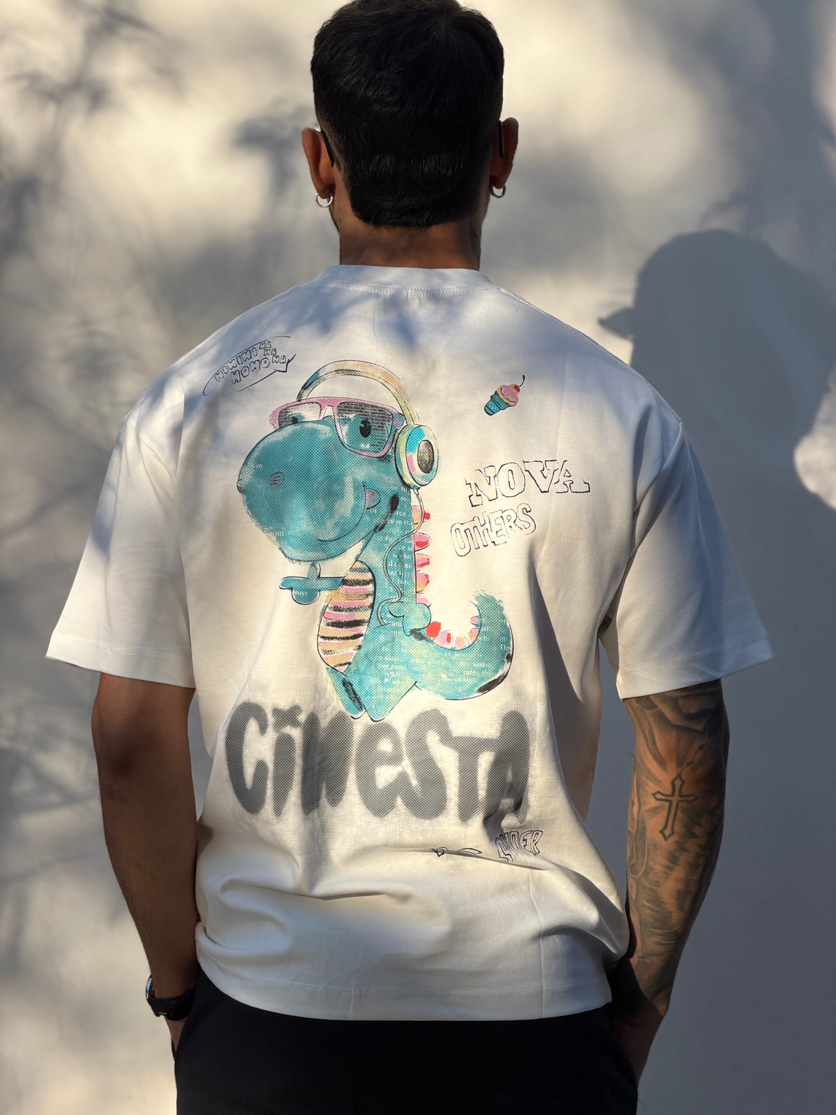 Polera Blanca Oversize - "Hippo Street"