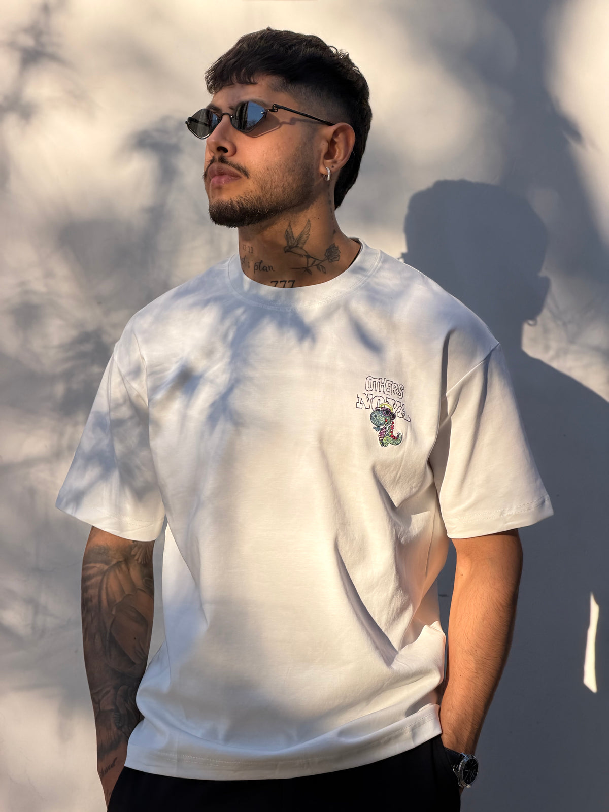 Polera Blanca Oversize - "Hippo Street"