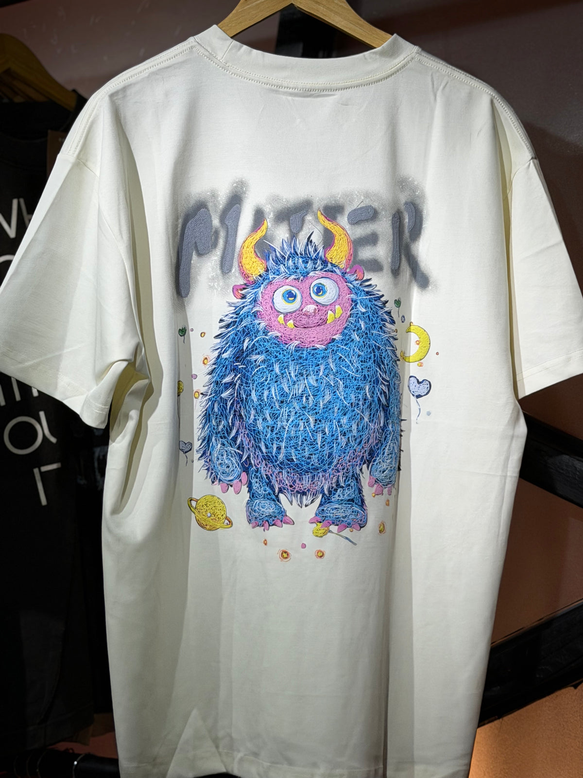 Polera Beige Oversize - "Monster Blue"