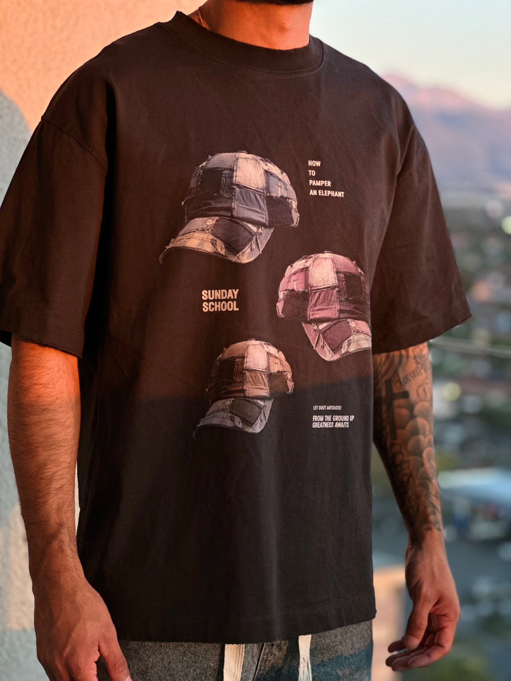 Polera Oversize estampado frontal - Negra