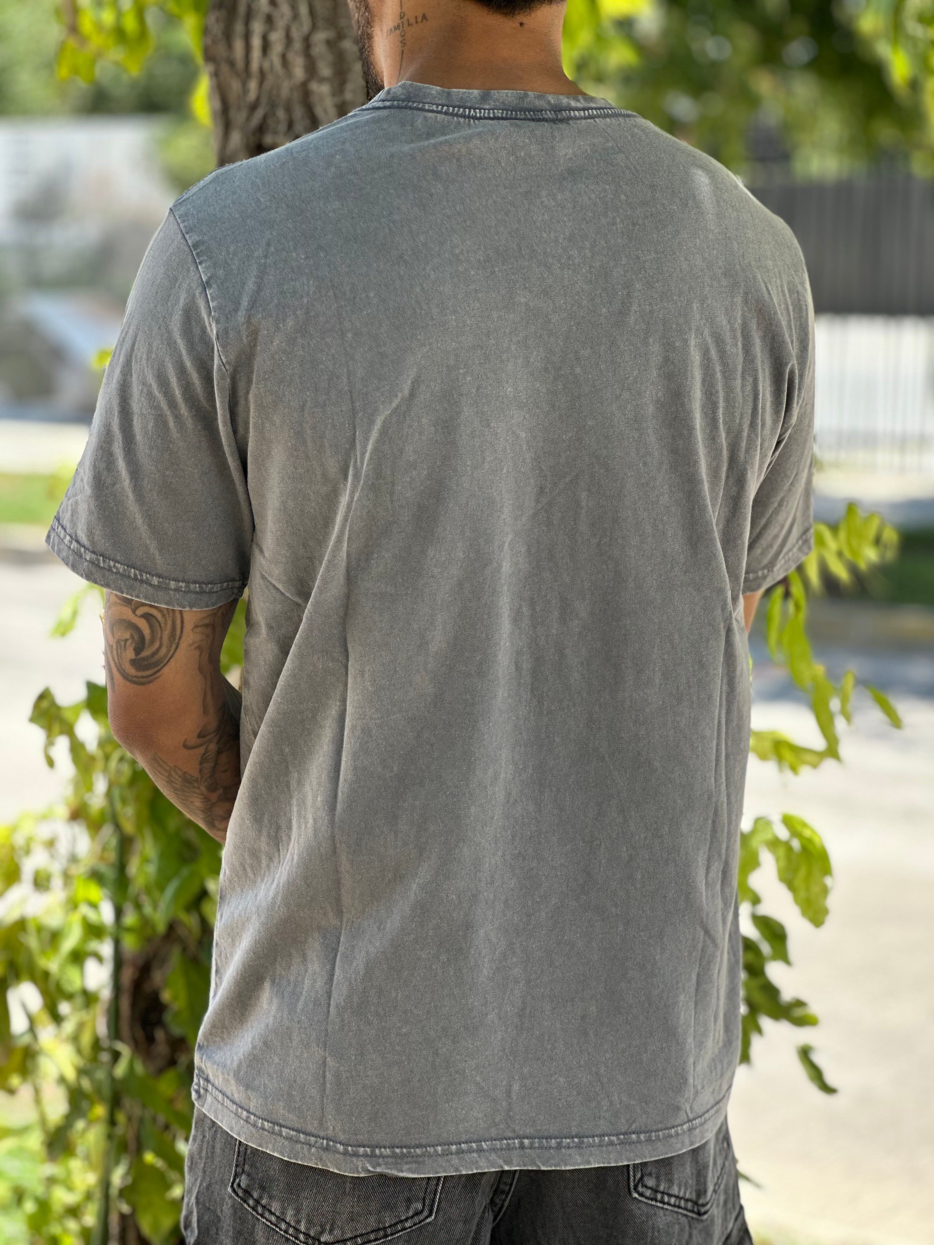 Polera Acid Wash Regular Fit Gris