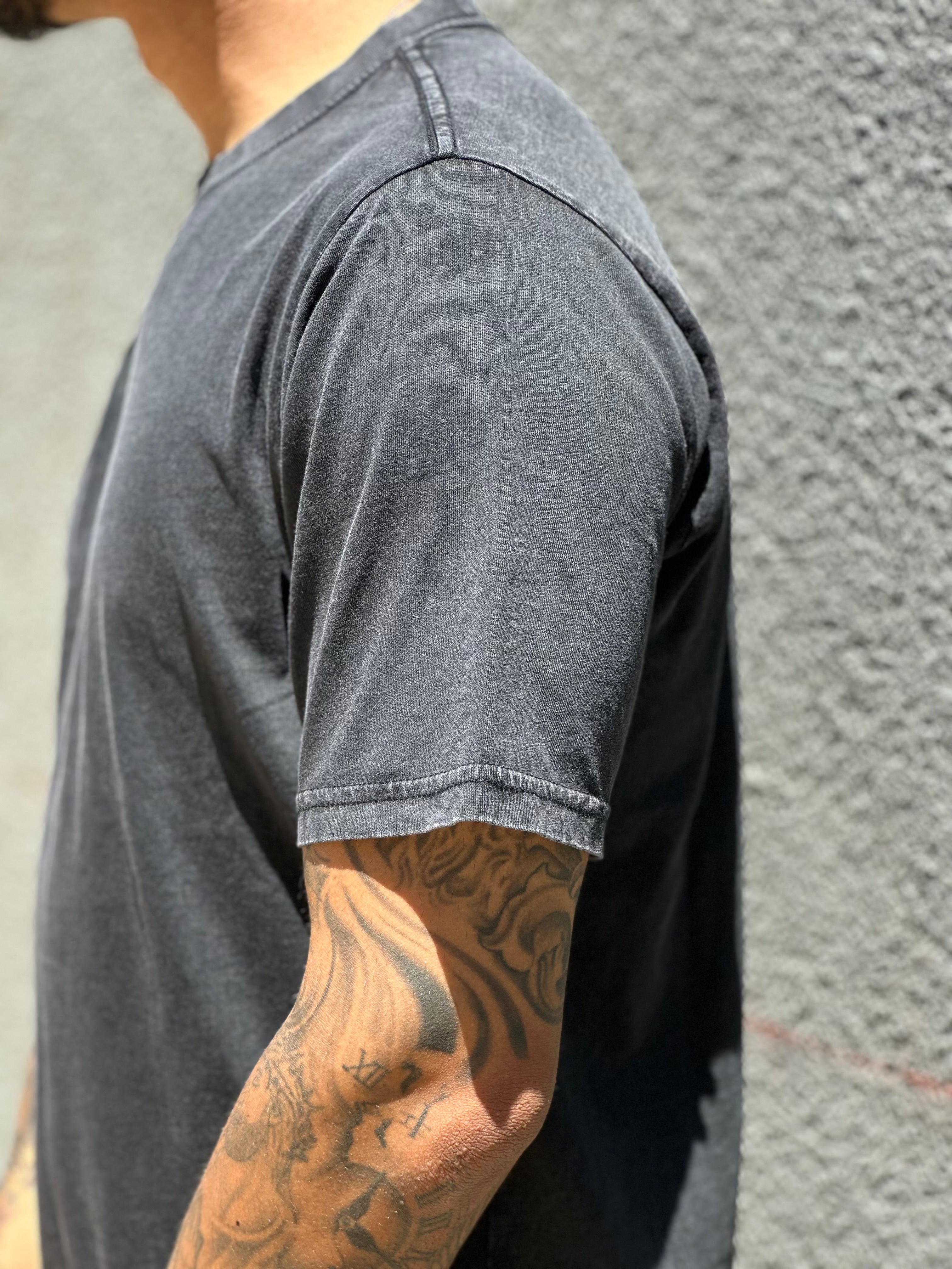 Polera Acid Wash Regular Fit Negra